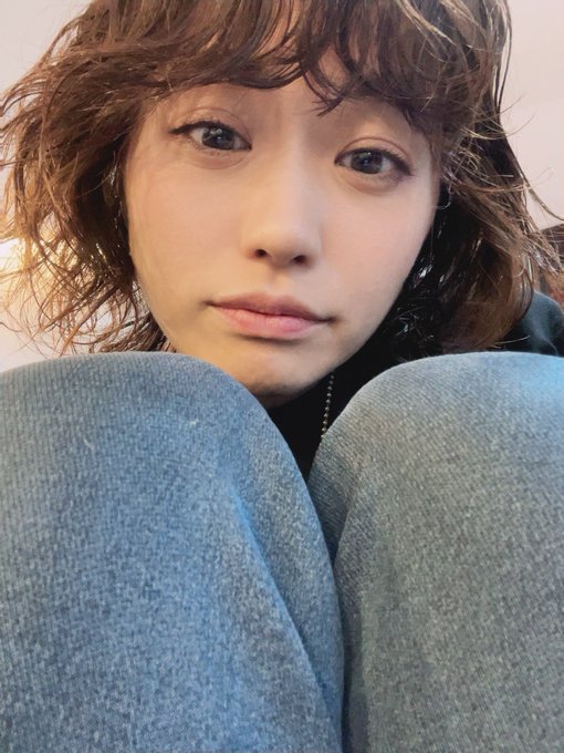 昨日のお知らせに「行くよ〜！」とか拡散とかいろいろありがとうございます！ 少しずつお知らせ出していきます✨  私も安枝組に会えたら最終日まで頑張れる気がする〜🫡 準備もがんばる〜！！ https://t
