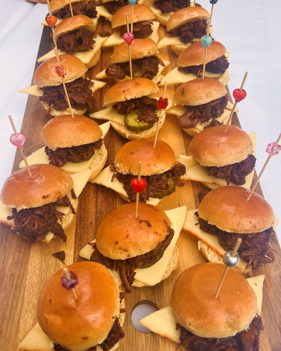 TheGreatFoodCo's tweet photo. One for the vegetarians - mini Brioche with Pulled BBQ Jack Fruit, Pickles &amp; Montgomery Jack Cheese 🍔 #minifood. #burgers https://t.co/XBTJSImxhS