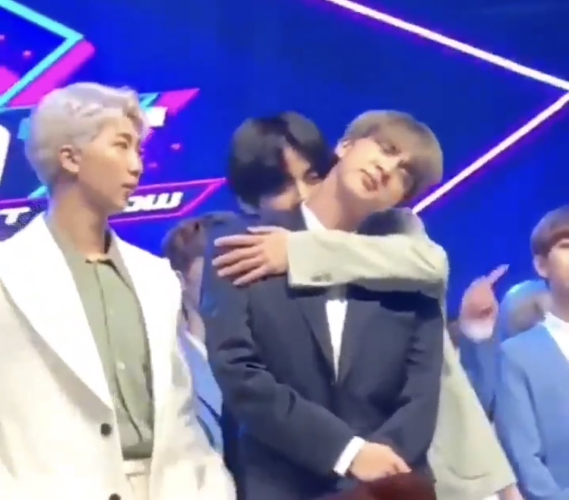 taesjinv's tweet photo. Kim line core 💓💘💕 https://t.co/riH9HlRDeX