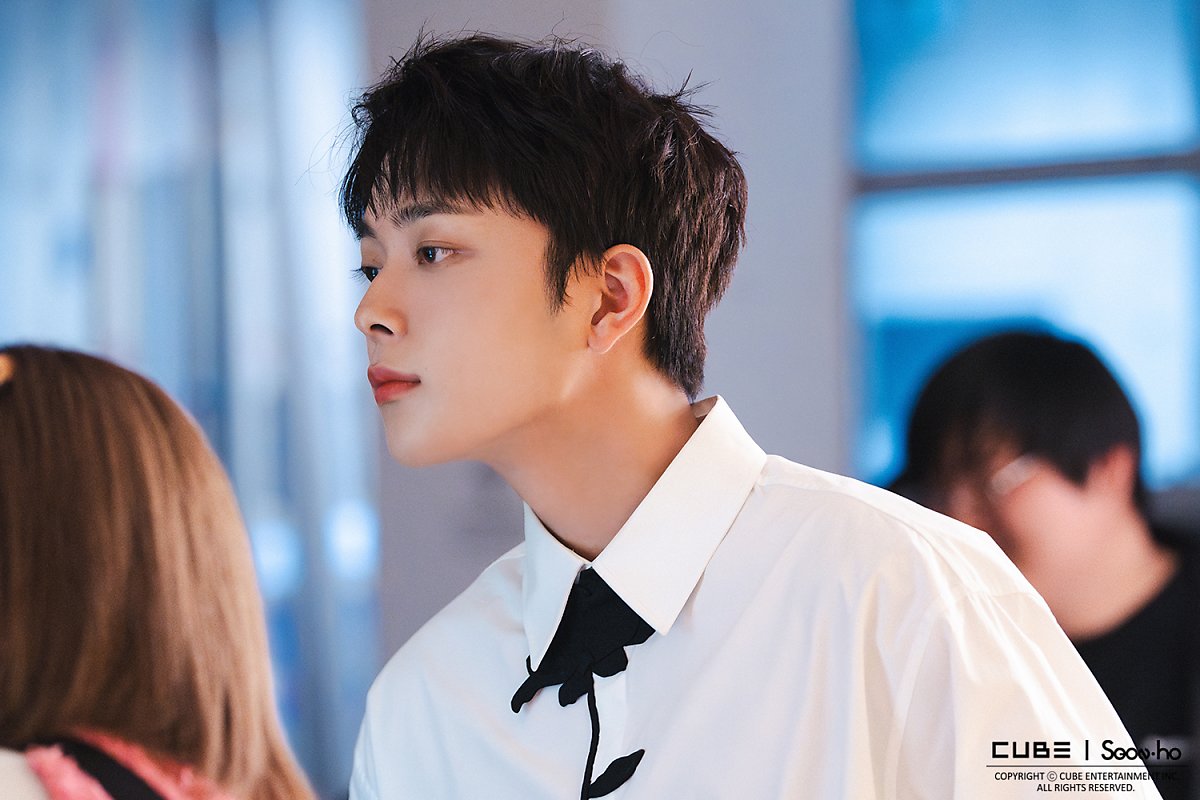 CUBE_YOOSEONHO's tweet photo. [비하인드] 더 갤러리아 6월 호 화보 촬영 현장 비하인드

더 많은 사진은 아래의 링크에서 만나보세요!
📎 https://t.co/unE7JTOwTI

#유선호 #YOO_SEONHO
#더갤러리아 #THEGALLERIA https://t.co/KLE8VMvqh1