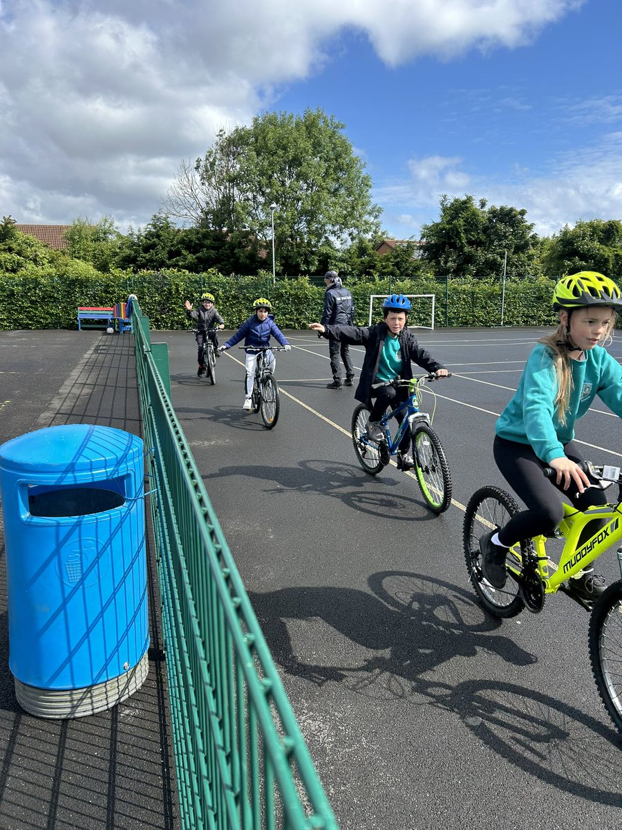 whitehouseps's tweet photo. Year 5 got off to a flying start yesterday with their Cycling Proficiency.
They learnt the basics on the yard and then headed off onto the streets to put it into practice.
π²
#cyclingproficiency https://t.co/PUKslxl0mf