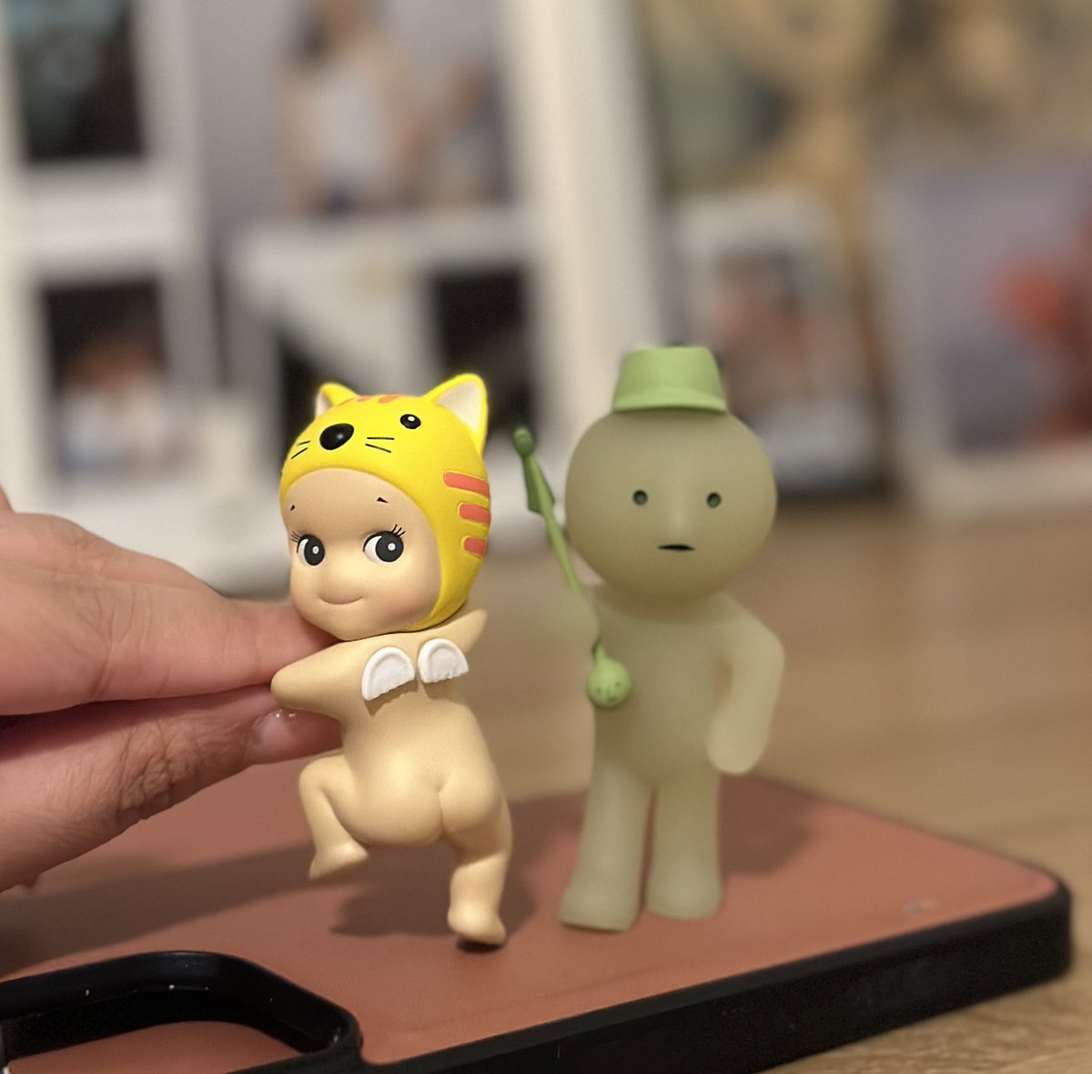ggpl_'s tweet photo. Too cute — i cannot not post it here!!! 💛💚 #sonnyhippercat #smiskimajorette https://t.co/GVFYo0wJF9