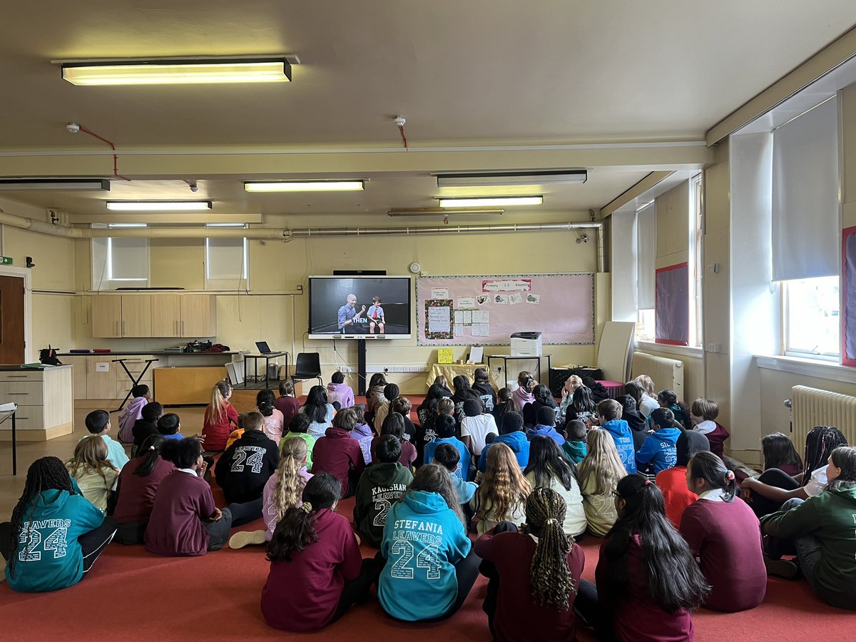 Both P7 classes gathered together for <a href="/Tree_Of/">Tree of Knowledge</a> Aff Tae The Big School here at Skene Square! #TOKBigSchool24
