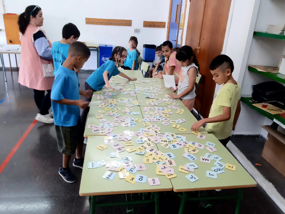 cp_sanmiguel's tweet photo. Durante este trimestre la seño Encarni ha venido al aula una vez por semana para trabajar con 2.º A a través de la metodología "aprendizaje basado en juegos". 
¡Nos lo hemos pasado fenomenal!🤩

#SMG2324
#Aporel🥇 https://t.co/n67pwrhnjA
