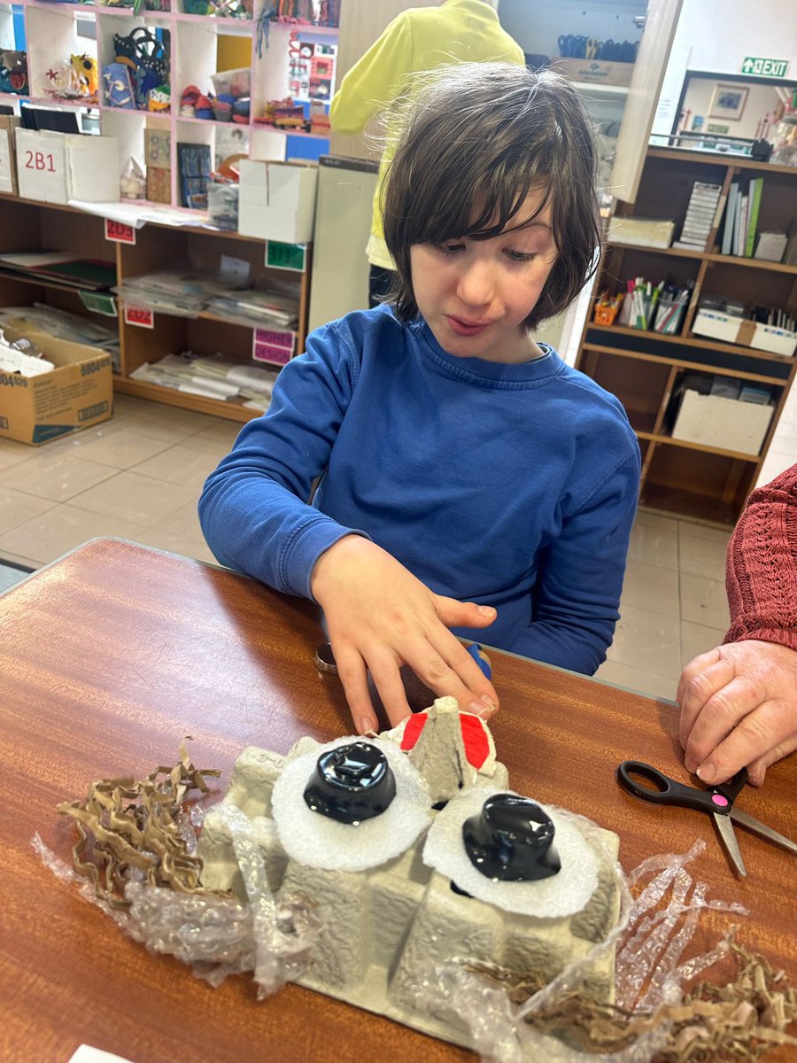 Enjoying our robot topic in Art with Mrs Neill  🤖 #CreativeJunk