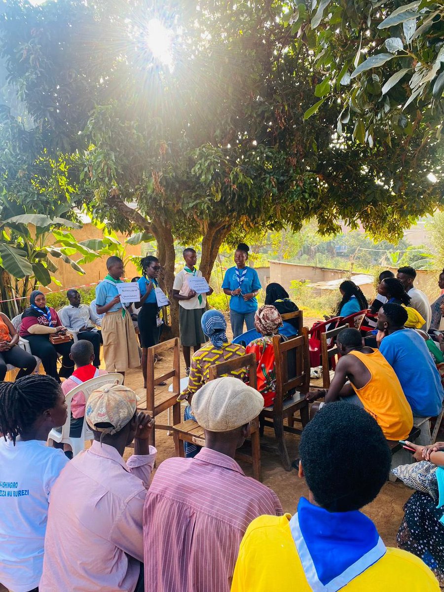 guidesrwanda's tweet photo. Yesterday, our #FreeBeingMe team conducted sessions on advocacy and “Action on Body Confidence” in both @rulindodistrict and @BugeseraDistr . Gurl Guiding believes in a world free from any form of body shaming.
@wagggsworld
@RwandaYouthArts https://t.co/HmmZSdToqJ