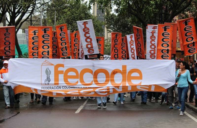 Don_Patriota1's tweet photo. Entonces los profesores de FARCODE, le están haciendo paro al guerrillero Gustavo Petro.

Aportaron 500 millones de pesos a su narco campaña, adoctrinaron niños y no dejaron gobernar a Iván Duque.

Mal paga el diablo a quien bien le sirve.

#FueraFARCODE https://t.co/TOkHY0OgvG