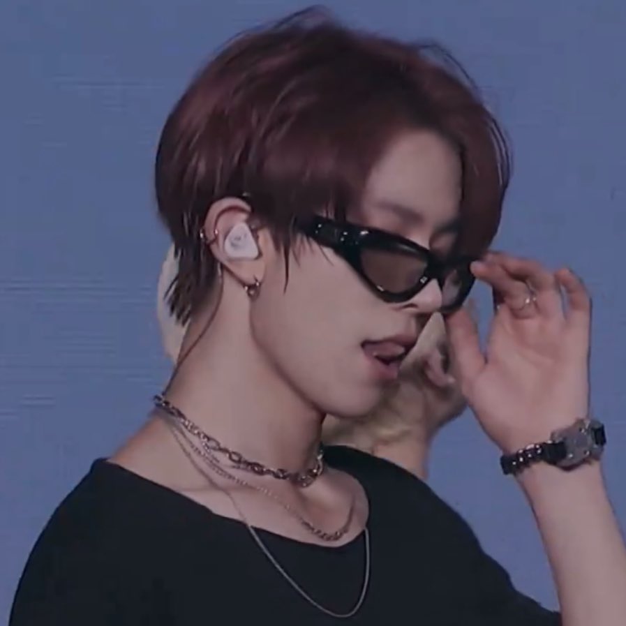lhslovespace's tweet photo. he looks sooo good i feel crazy #heeseung https://t.co/TGoSBEJLLh