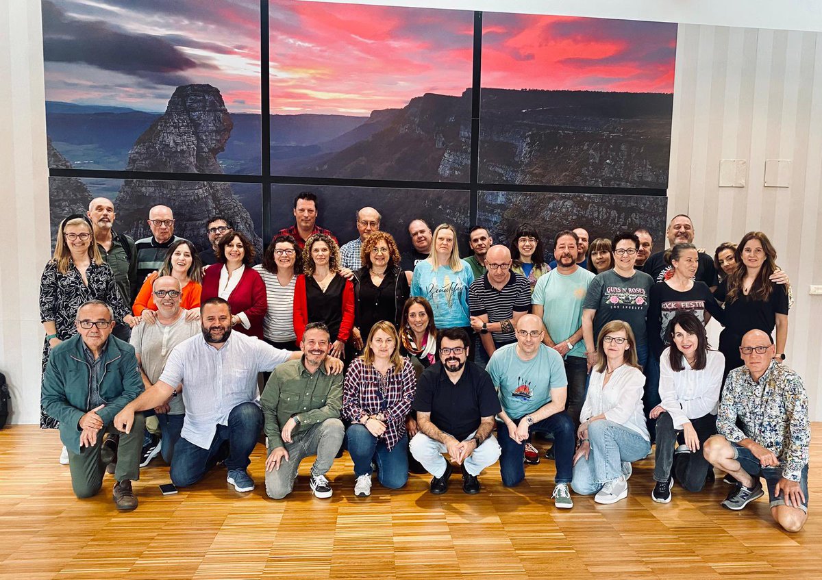 CCOOeuskadi's tweet photo. Clausuramos la @Escueladtrabajo piloto en Euskadi con la intervención de @Jone_Robledo y de nuestra secretaria general @LgarciaLola 

📚Conocer y saber para construir y ser mejor herramienta de la clase trabajadora https://t.co/bcH8l3cv0r
