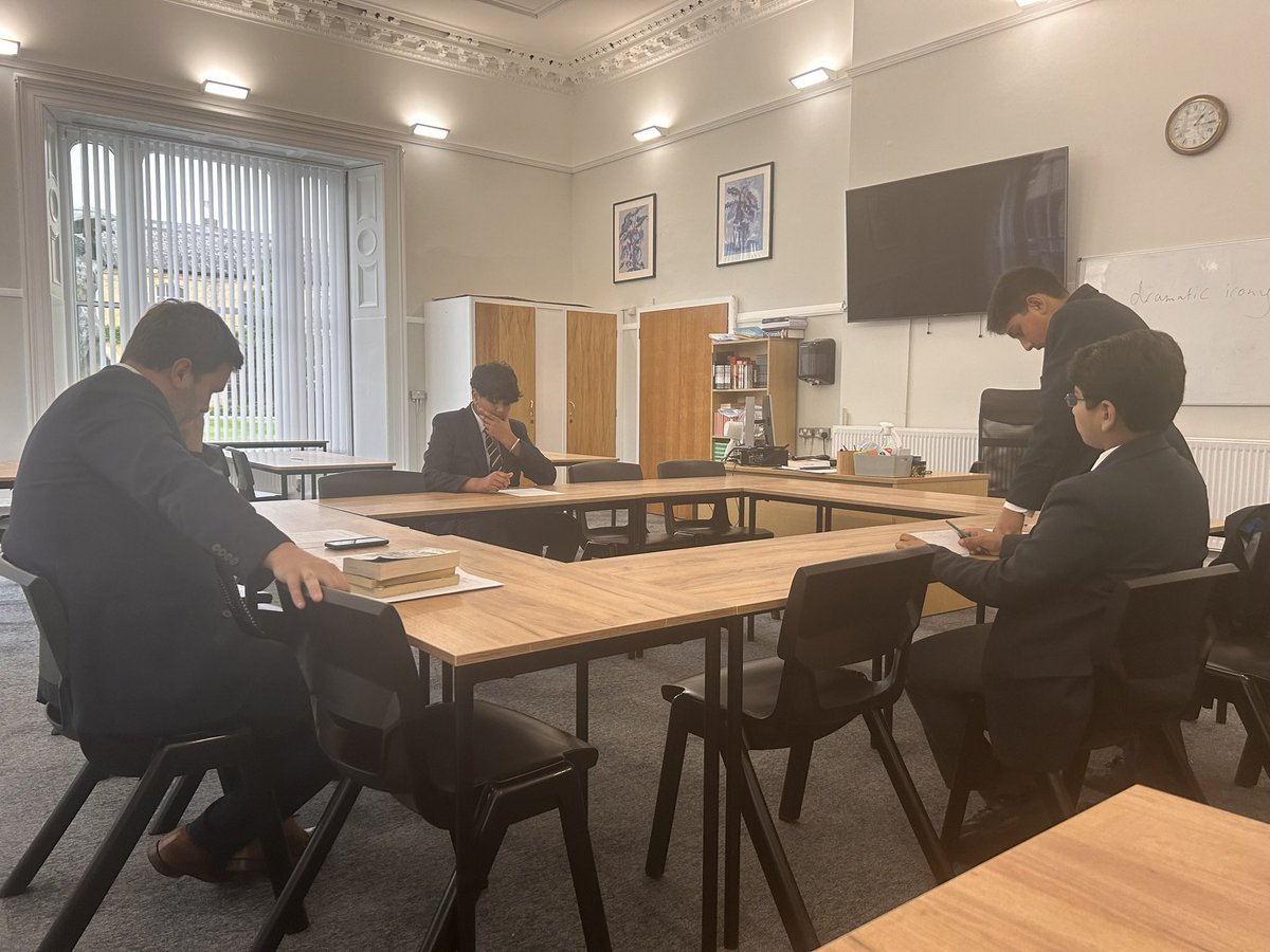 ElthamCHouses's tweet photo. The Lower School House debating final is underway between Aadi &amp; Gaurav of Carey 💙 and Karam of Moffat 🟡

“This house looks forward to robots in the home” 🤖🦾🦿 https://t.co/ifFo6a7Mz0
