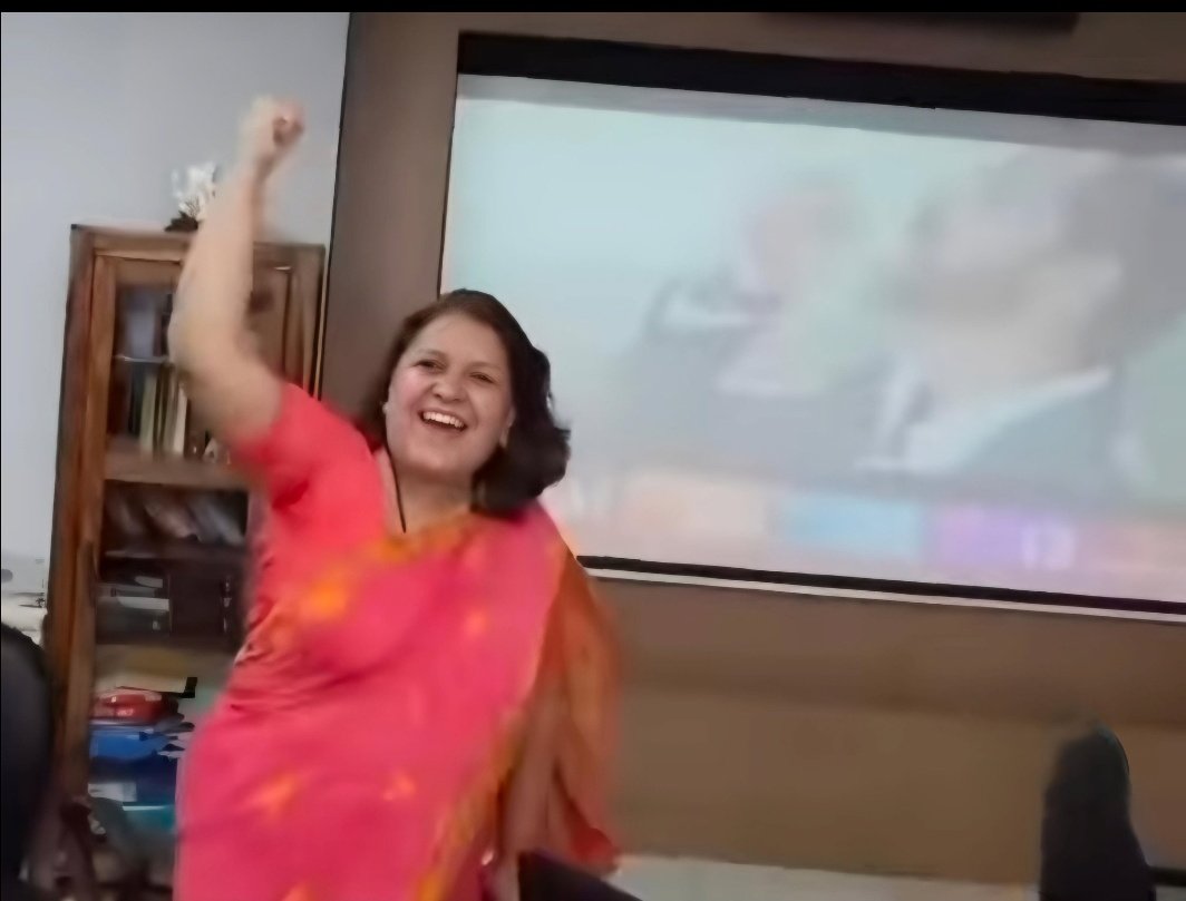 schopraPrerna's tweet image. CONgress's dismal performance: No seats in 9 states, one seat in 4 states, and barely scraping by in 22 seats with less than 20K votes. Heavy losses in Orissa and Andhra assemblies.

Meanwhile, Supriya aunty.. 😂🤣

Dancing over BJP didn't get 400
 #ElectionInsights #Politics