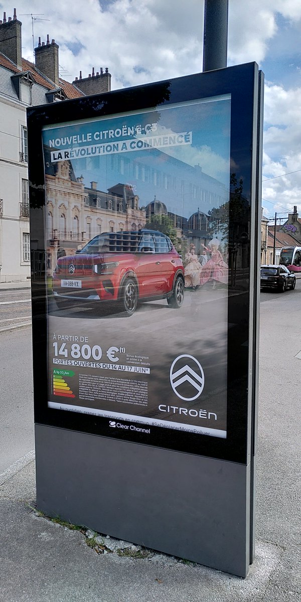 amisdelaterre21's tweet photo. Dijon métropole soutient le développement des déplacements écologiques... en permettant la publicité pour les voitures ! 
Situation grotesque assumée par : @nkoenders et @frebsamen 
@dijon @DijonMetropole_ #AntiPub #Dijon #climat #velo
https://t.co/ZKhuiJiJXT https://t.co/4esRXmKjCy