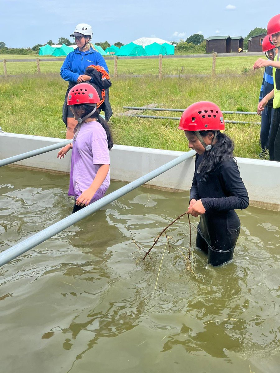 thamesideschool's tweet photo. G2 enjoying the outdoor adventure #ThamesideOnTour #Residential24 #Mersea24 https://t.co/8LDc0y1jcn
