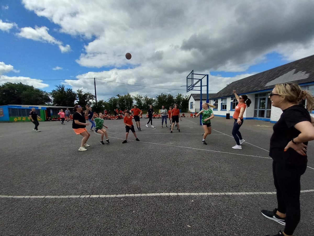 6th class vs staff basketball game: The staff emerged victorious in this much anticipated basketball game, despite the hostile atmosphere created by the younger pupils in support of 6th class. Those 6am staff training sessions paid dividends in the end. Great fun had by all 🏀