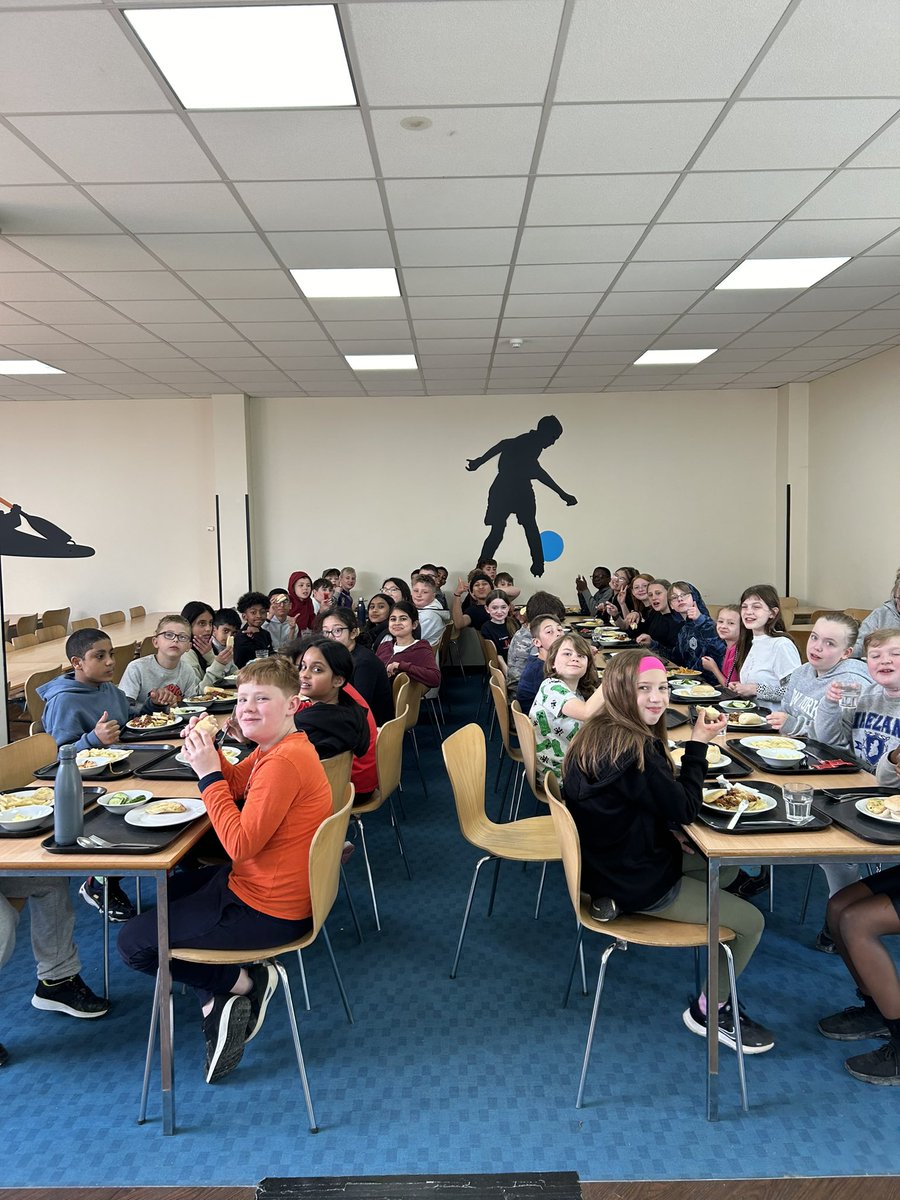 jmi_sc's tweet photo. After a morning of activity we’re now settled for lunch at PGL and fuelling up for the afternoon 😋🤩 https://t.co/KGFhcf6d0V