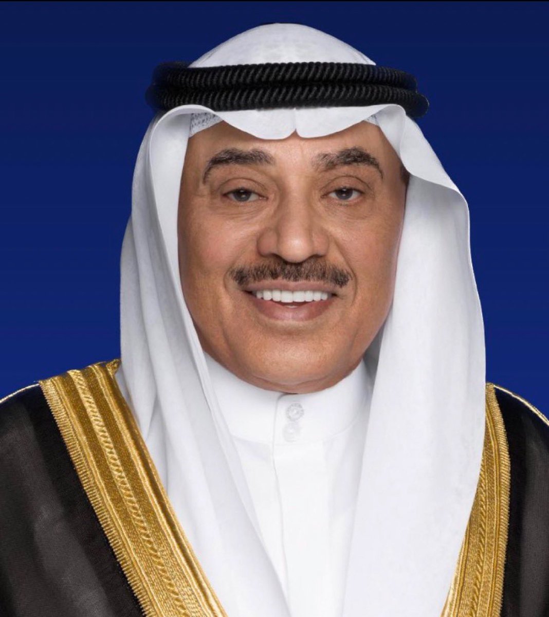 JNewsQ8's tweet photo. سمو ولي العهد الشيخ صباح الخالد الصباح يبعث ببرقيات تعاز لأسر ضحايا حريق مبنى عما��ي بمنطقة المنقف 

ضمنها سموه صادق مواساته بضحايا حادث الحريق المؤسف الذي أسفر عن وفاة وإصابة العشرات 

راجيا سموه الباري جل وعلا أن يتغمد الضحايا بواسع رحمته وأن يمن على المصابين بسرعة الشفاء والعافية