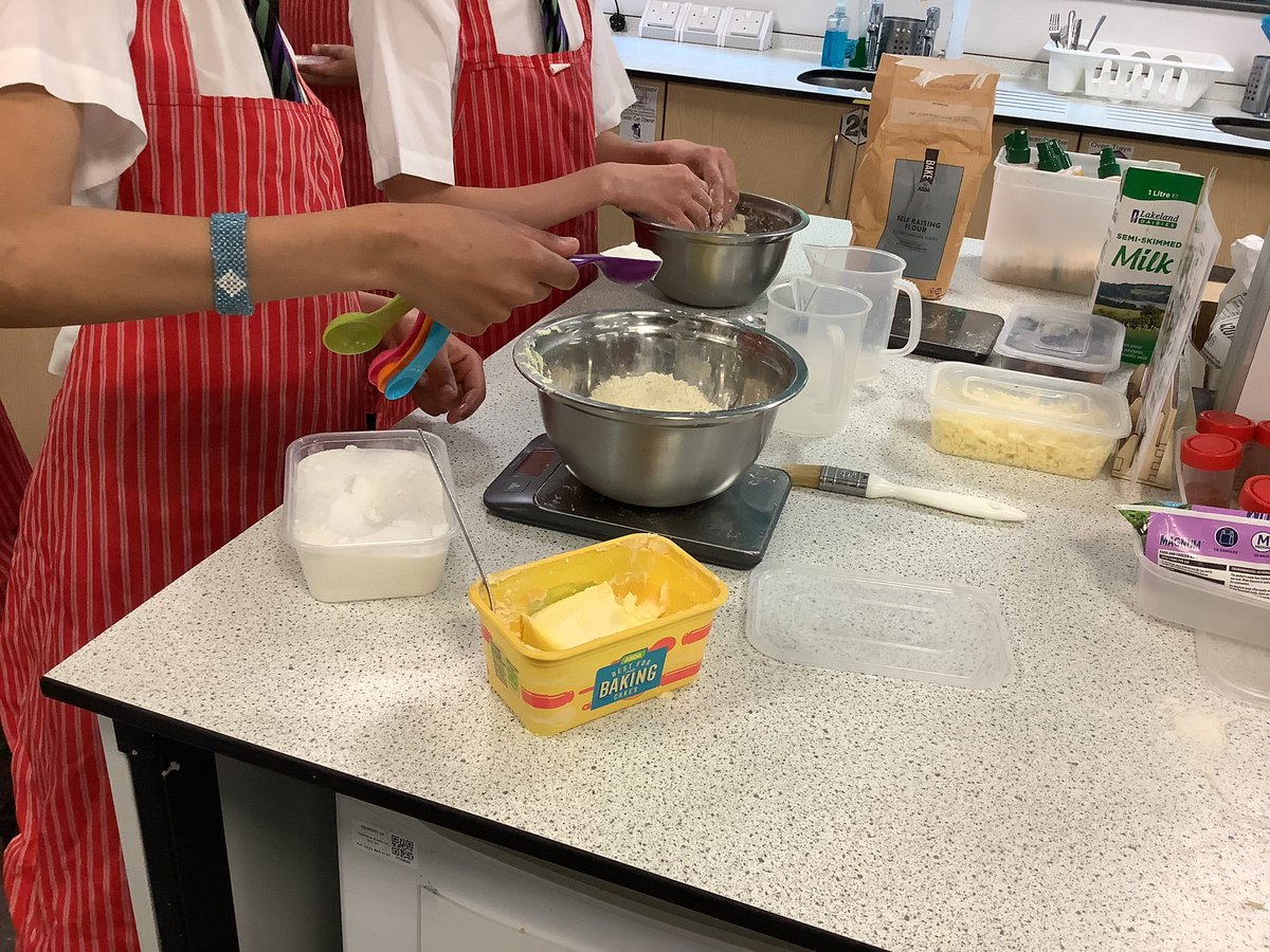 HarborneAcademy's tweet photo. Year 7 students have enjoyed making a variety of scones today. #smellsdelicious https://t.co/CGc4WZ5cHP