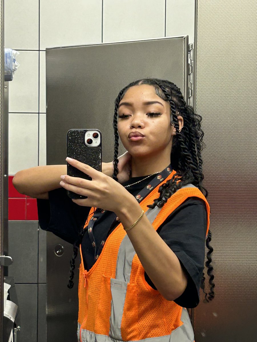 curlyheadkaaay's tweet image. #hateithere