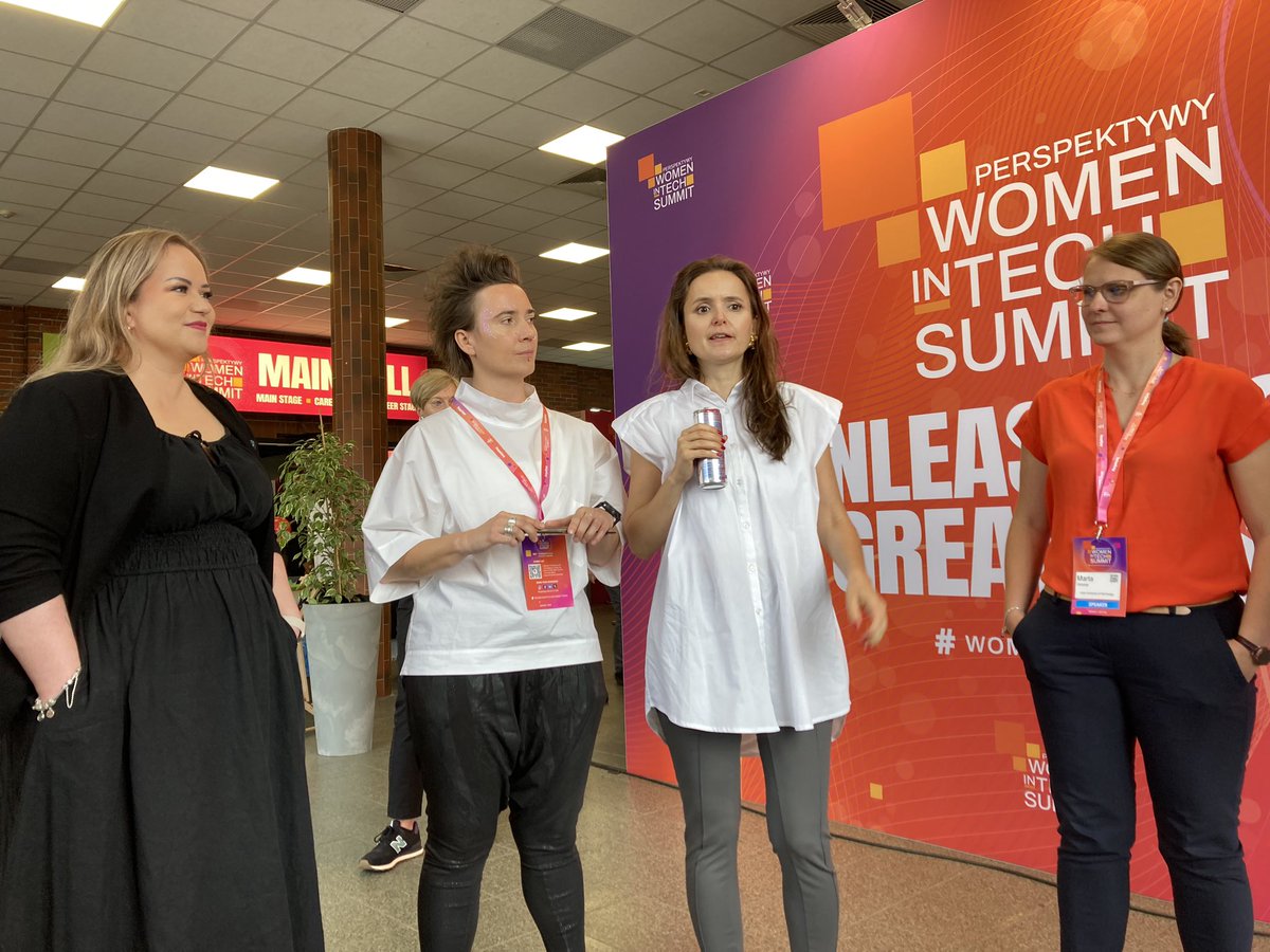m_b_lewkowicz's tweet image. Po prostu kolejny dzień w pracy 😍#womanintech #kobietywIT #quantumcomputing #AI 
@Przegaa @perspektywy_s @CyberDefence24