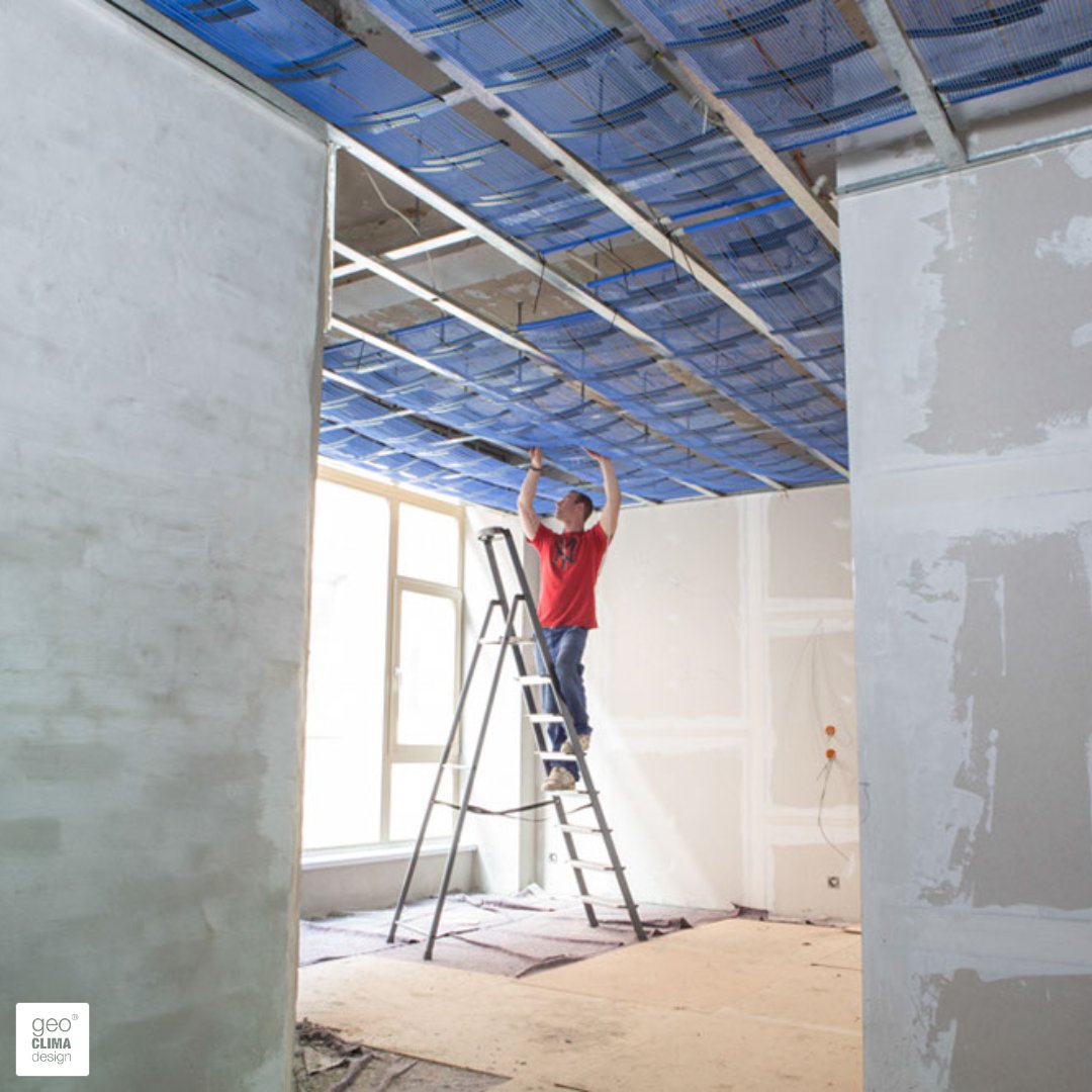 Unsere #BLUEMATs 🔵 sorgen in den Wintermonaten für Wärme und an heißen Tagen im Sommer für angenehm gekühlte Räume.

Wichtig zu wissen: Bei einer #Kühldecke werden immer Temperaturen oberhalb des Taupunktes genutzt, sodass Kondensat grundsätzlich vermieden wird. ❌💧

#coolready