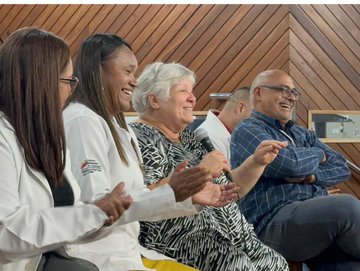 Extraordinario encuentro de la Dra. Aleida Guevara March con autoridades y estudiantes de la
<a href="/elam_sa/">ELAM</a>
expresando que sus egresados deben tener un alto grado de sensibilidad social para brindar salud y vida a sus pueblos #CubaPorLaVida