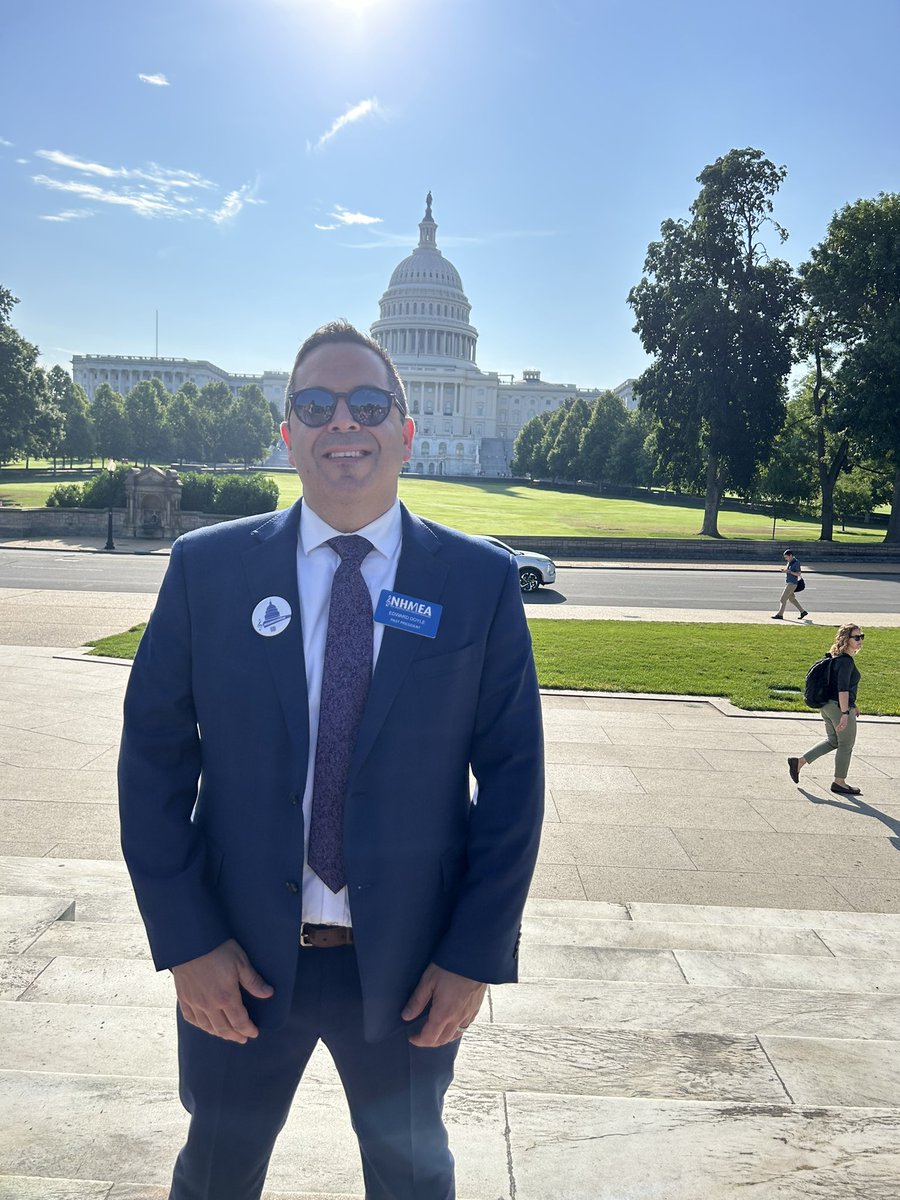Off to Capitol Hill to advocate for music education #nafmehillday #nhmea <a href="/NHMusicEd/">NHMEA</a> <a href="/NAfME/">nafme</a>