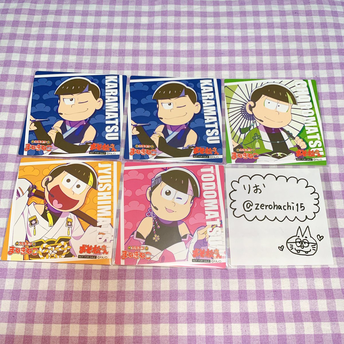 zerohachi15's tweet photo. 【交換・譲渡】おそ松さん まねきねこ 和風アイドル オシアド テシエ

譲
1〜2枚目(カラ松、チョロ松、十四松・トド松、色、紅、若葉)
※紅は4枚あります

求
3枚目(一松、十四松、チョロ松)
定価＋送料(ポスカ紅・若葉のみ)

4枚目に条件等記載
初回お取引希望の方はプロフ欄も合わせてご確認ください https://t.co/IMnkyqiPtE