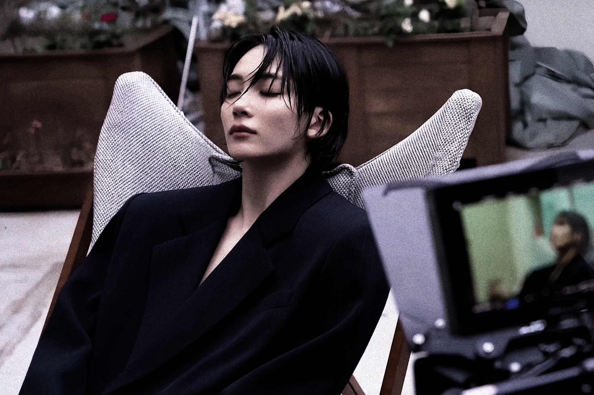 jacqmeuse's tweet photo. ㅤ
𝗠𝗜𝗗𝗡𝗜𝗚𝗛𝗧 𝗠𝗨𝗦𝗘   ✧    𝗚𝗔𝗟𝗟𝗘𝗥𝗬
: ̗̀➛  Behind photo sketch.
ㅤ https://t.co/42qOIUTtRf