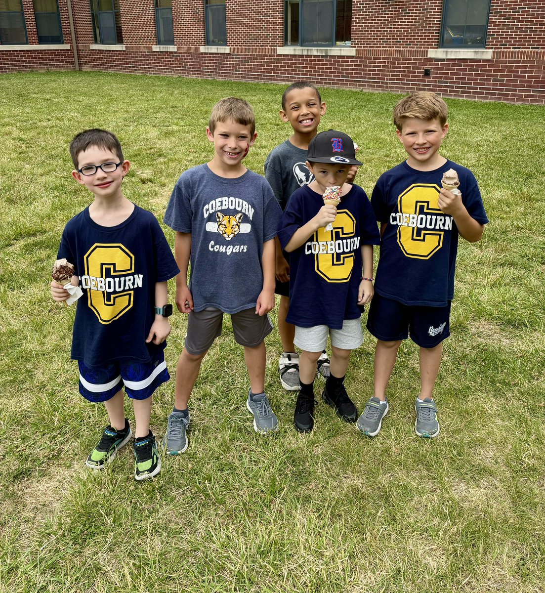 Miss Hanney tweet media