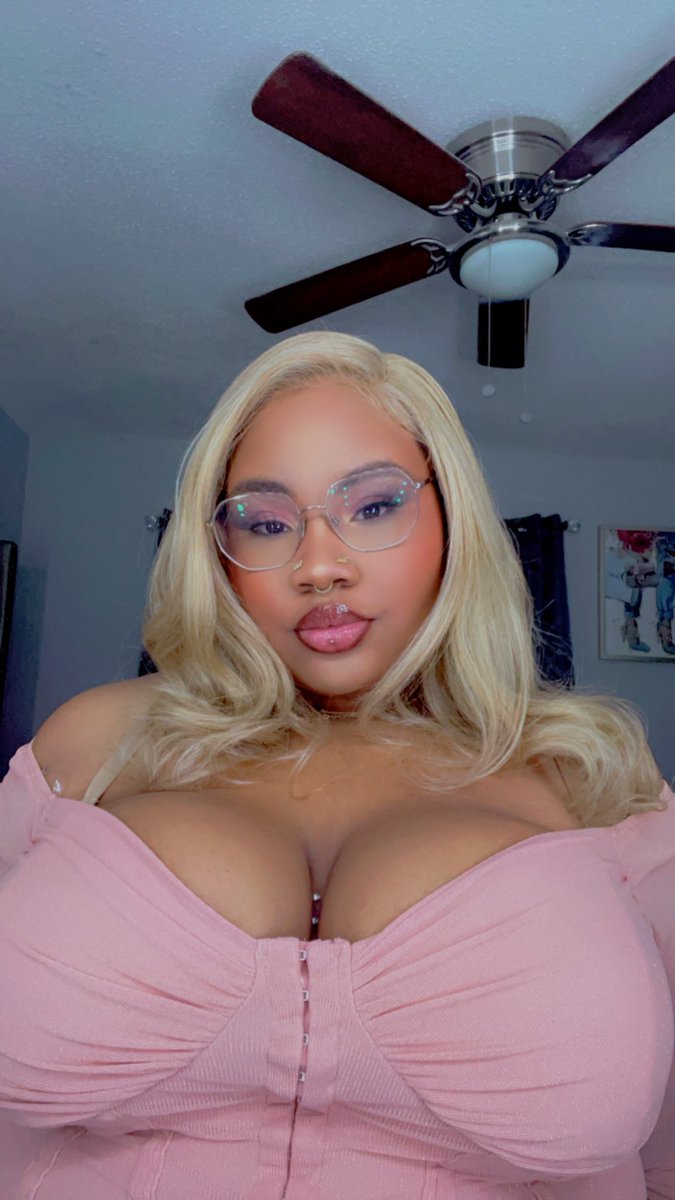 ALL4MINGS's tweet photo. Hi, I’m Barbie.🎀 https://t.co/K7GQtdRaMf