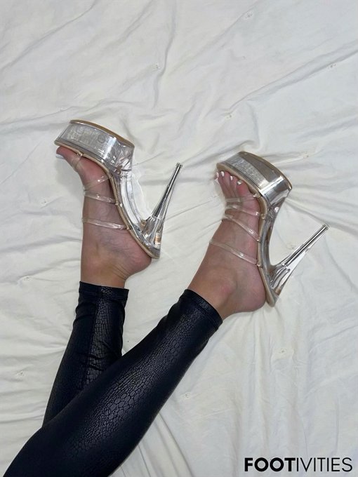 Head over heels 🤍 https://t.co/uTFIwUR6IK<a href="/tag/throne"class="tags"><span>#throne</span></a><a href="/tag/wishlist"class="tags"><span>#wishlist</span></a>