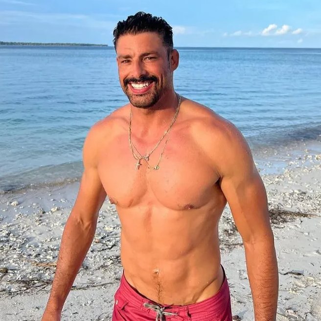 poptime's tweet photo. 🚨 EITA! Luana Piovani DETONA Cauã Reymond após ser divulgada uma suposta lista de exigências que o ator tem para escolher suas namoradas:

"Isso é um blefe em forma de boy! Por fora, bela viola, por dentro, pão bolorento. E as palhaças vão lá e gritam: me escolhe! Me escolhe". https://t.co/wzfgyGsWaM