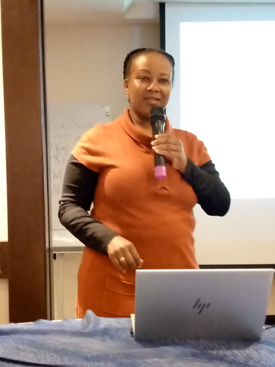Dr Christine Chege, Kenya Pediatric Association and infectious disease specialist has urged  journalists to get the right sources of information when reporting on science.
<a href="/HIVpxresearch/">AVAC</a> ,<a href="/IAVI/">IAVI</a>,<a href="/kaviuon/">KAVI-ICR</a> <a href="/MOH_Kenya/">Ministry of Health</a>, <a href="/NASCOP/">Division of National AIDS and STI Control Program</a>,  <a href="/uonbi/">University of Nairobi</a>, @KenyaPediatric