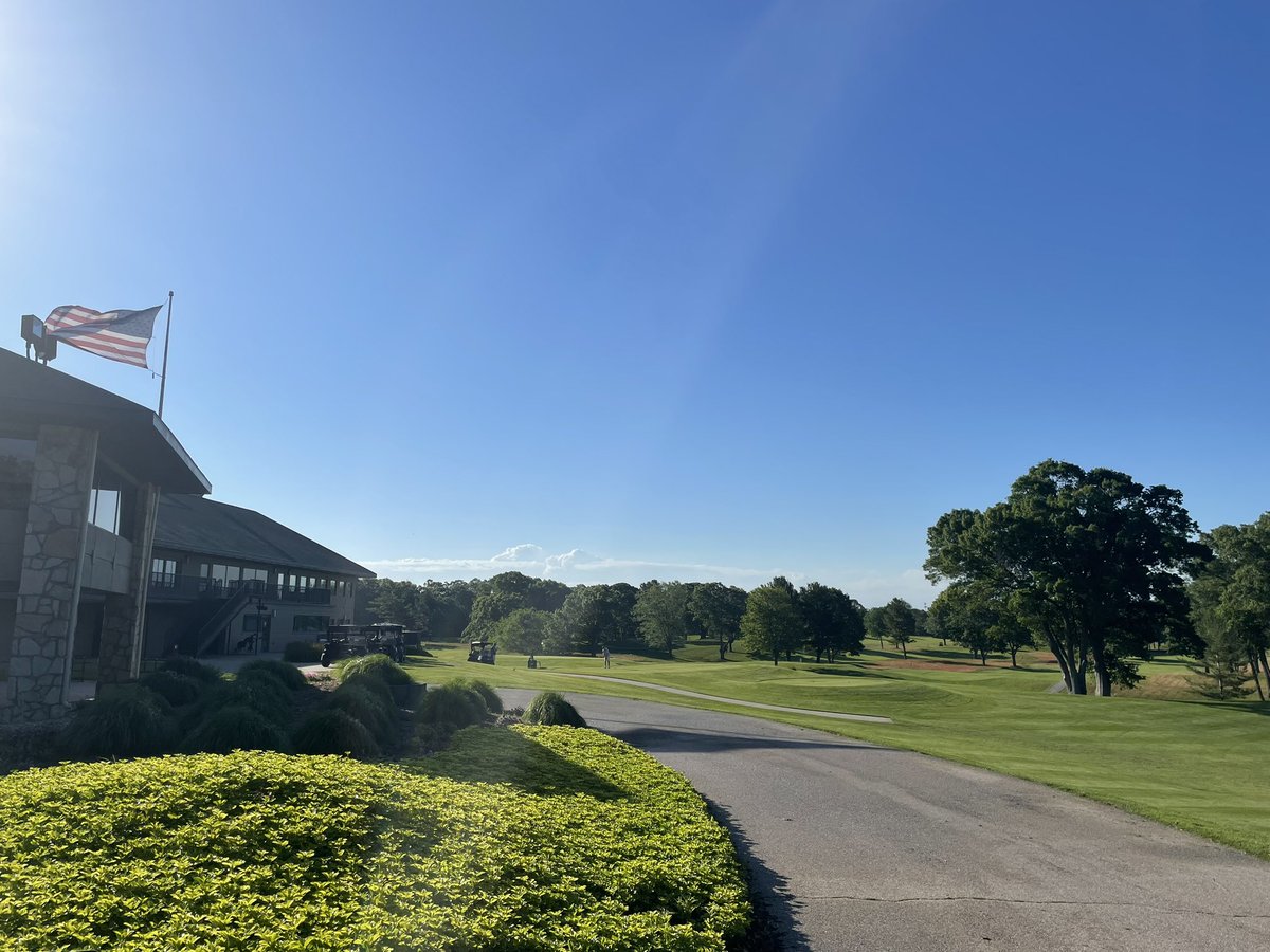GeorgeJFox's tweet photo. Great start to a big #mistory trip! Visiting some of Michigan’s finest golf professionals today through Friday. Thank you Jeff Hopkins Superintendent at Muskegon CC. #michigangolf @MiGCSA @maketheturn_ https://t.co/0eOmMDlXoO