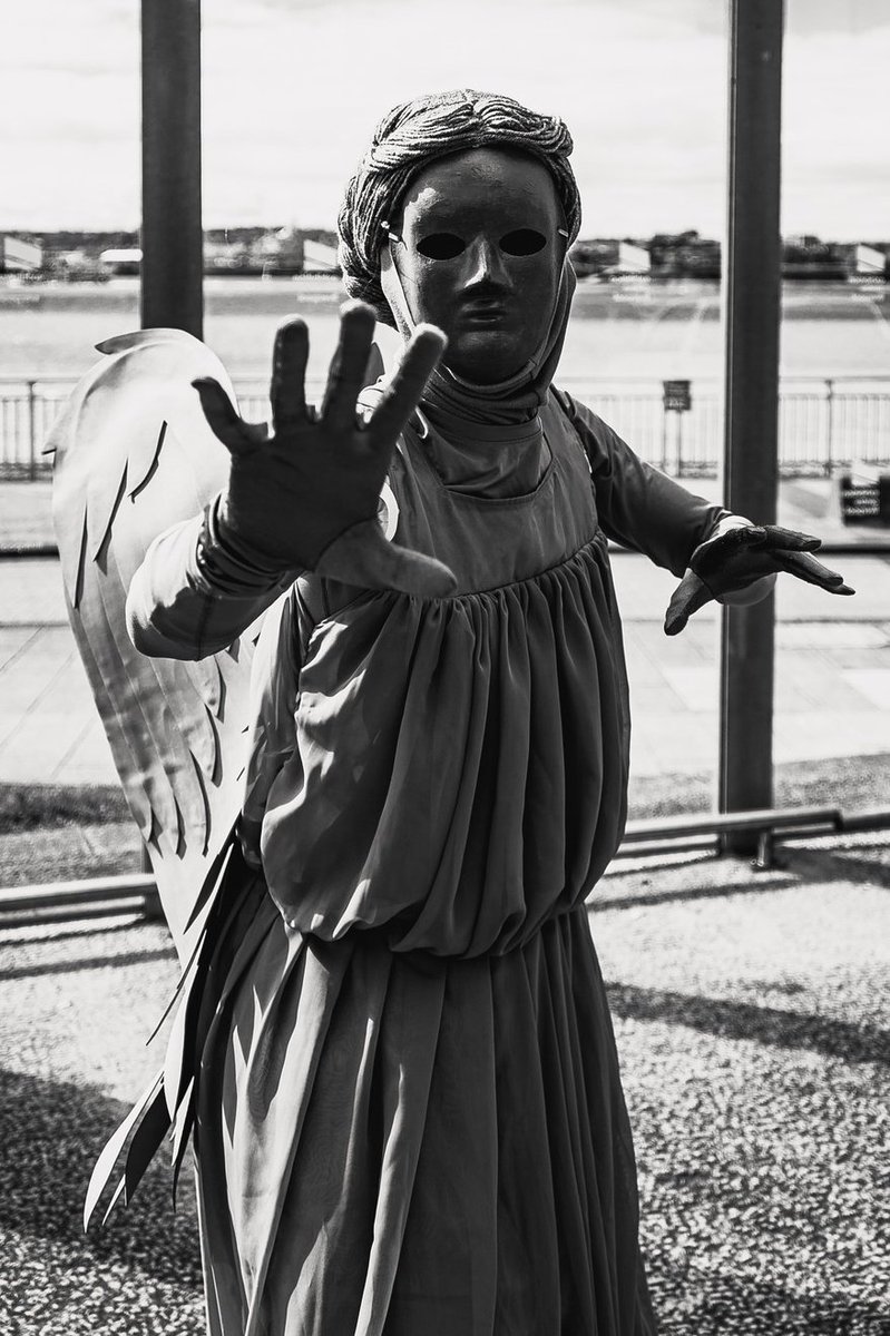 doctor_winter's tweet photo. The Weeping Angel will be making a return to #midlandscomiccon this Saturday. All Whovians beware and don't blink!
📸 @WCMLSimon
#doctorwho #weepingangels #monopolyevents https://t.co/rBOYu8wXPr