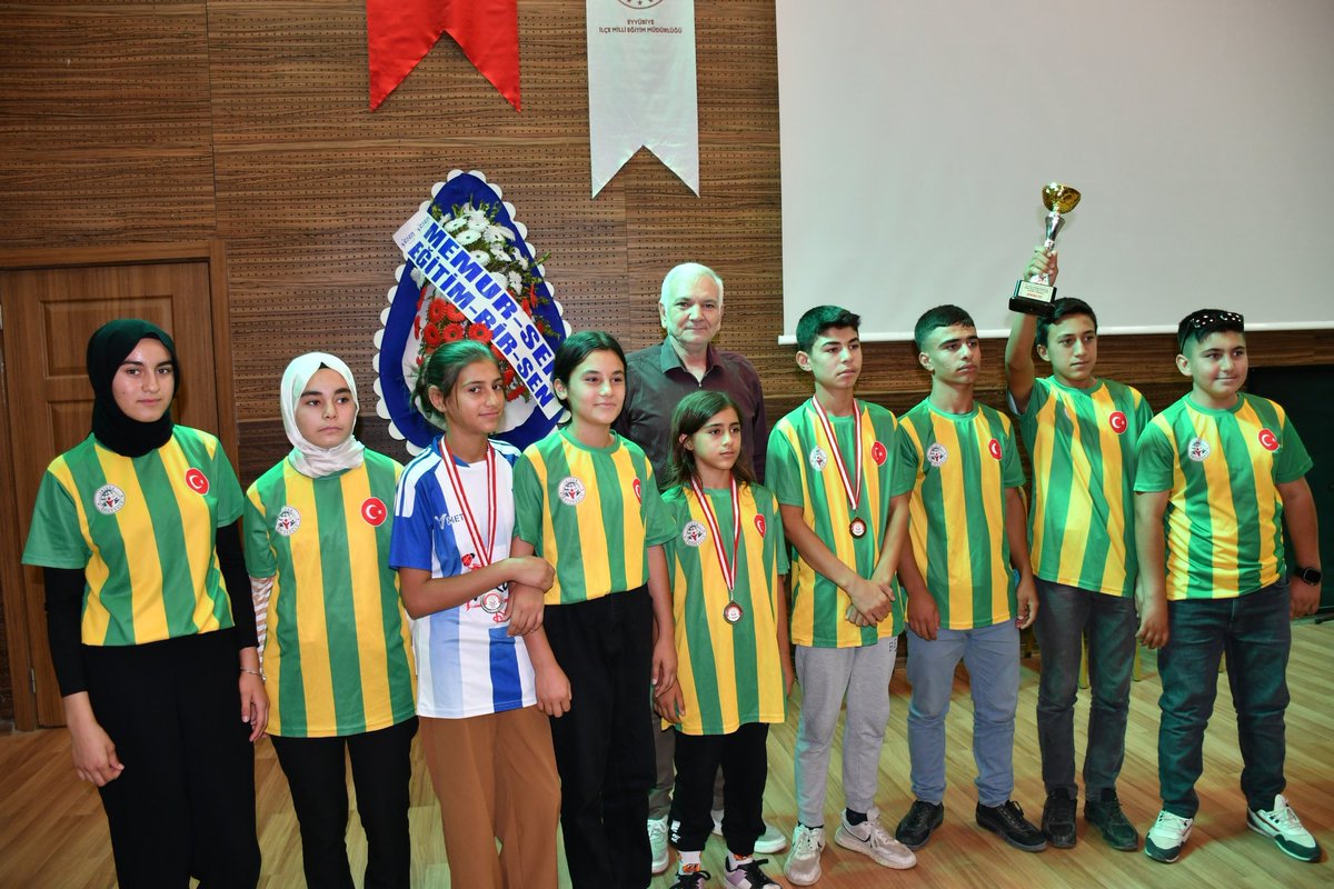 ovaninbasaklari's tweet photo. 2023/2024 Eğitim Öğretim yılı Ovanın Başakları etkinlikleri kapsamında düzenlenen ödül töreninden. https://t.co/omeIZPRfa2