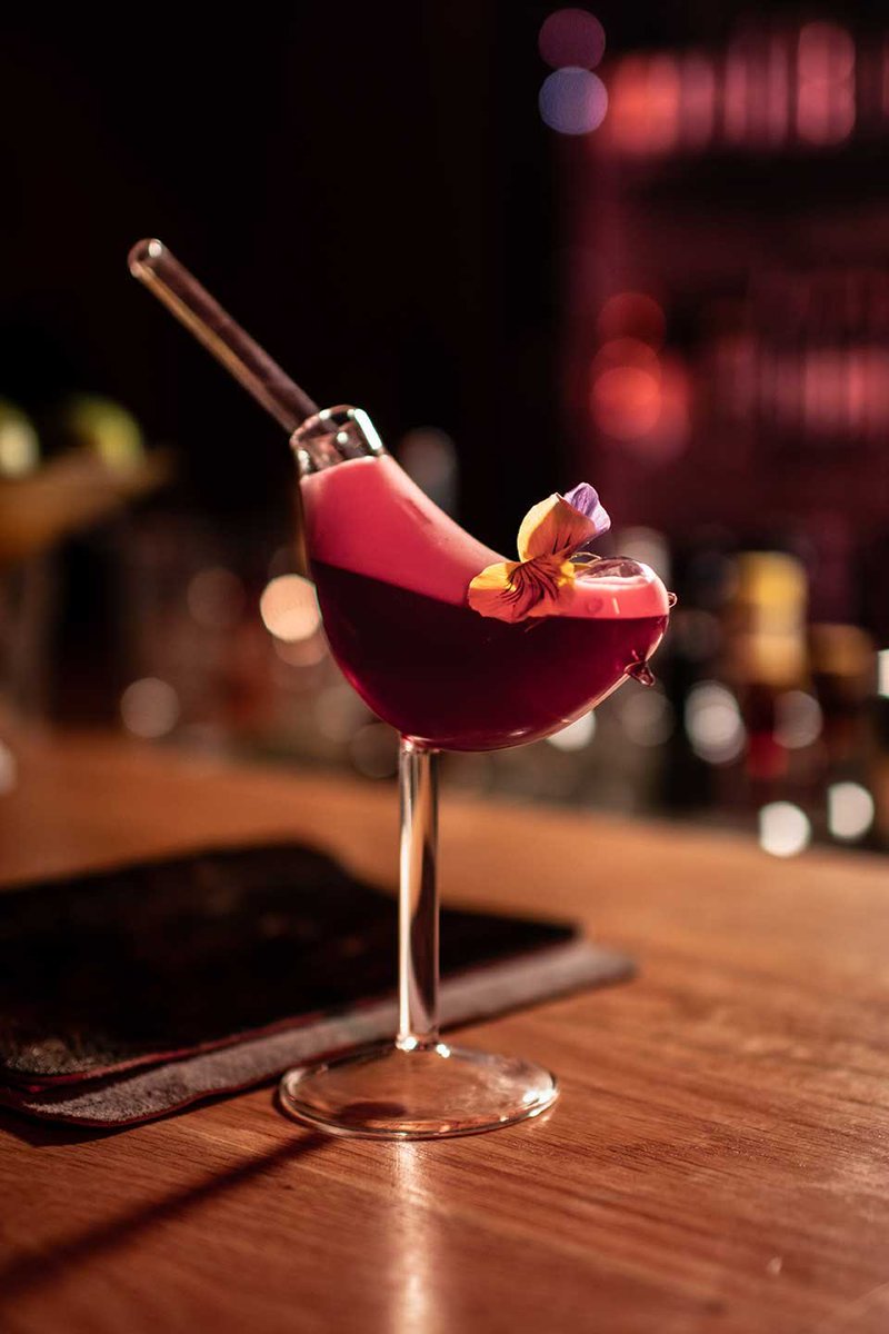 FoodandTravelMX's tweet photo. ¿Listo para una aventura diferente? Explora nuestra guía de cuatro bares y cantinas (casi) secretos en CDMX y prepárate para vivir momentos inolvidables.
#Piano #PinkRambo #Diamantina #LavaMusicBar
➡️https://t.co/q1GiPLGkbH https://t.co/tAGvSmXGop