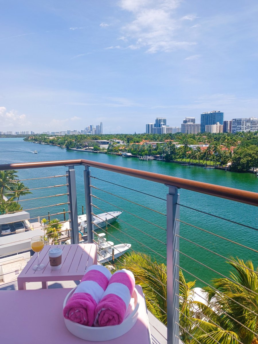 grandbayharbor's tweet photo. Our favorite backdrop to wake up to. https://t.co/aGvoRjzJUN
#grandbayharbor #gbbmoments #roomwithaview #postcard #paradisefound #boat #intracoastalwaterway #miamidays https://t.co/BxubayBQor