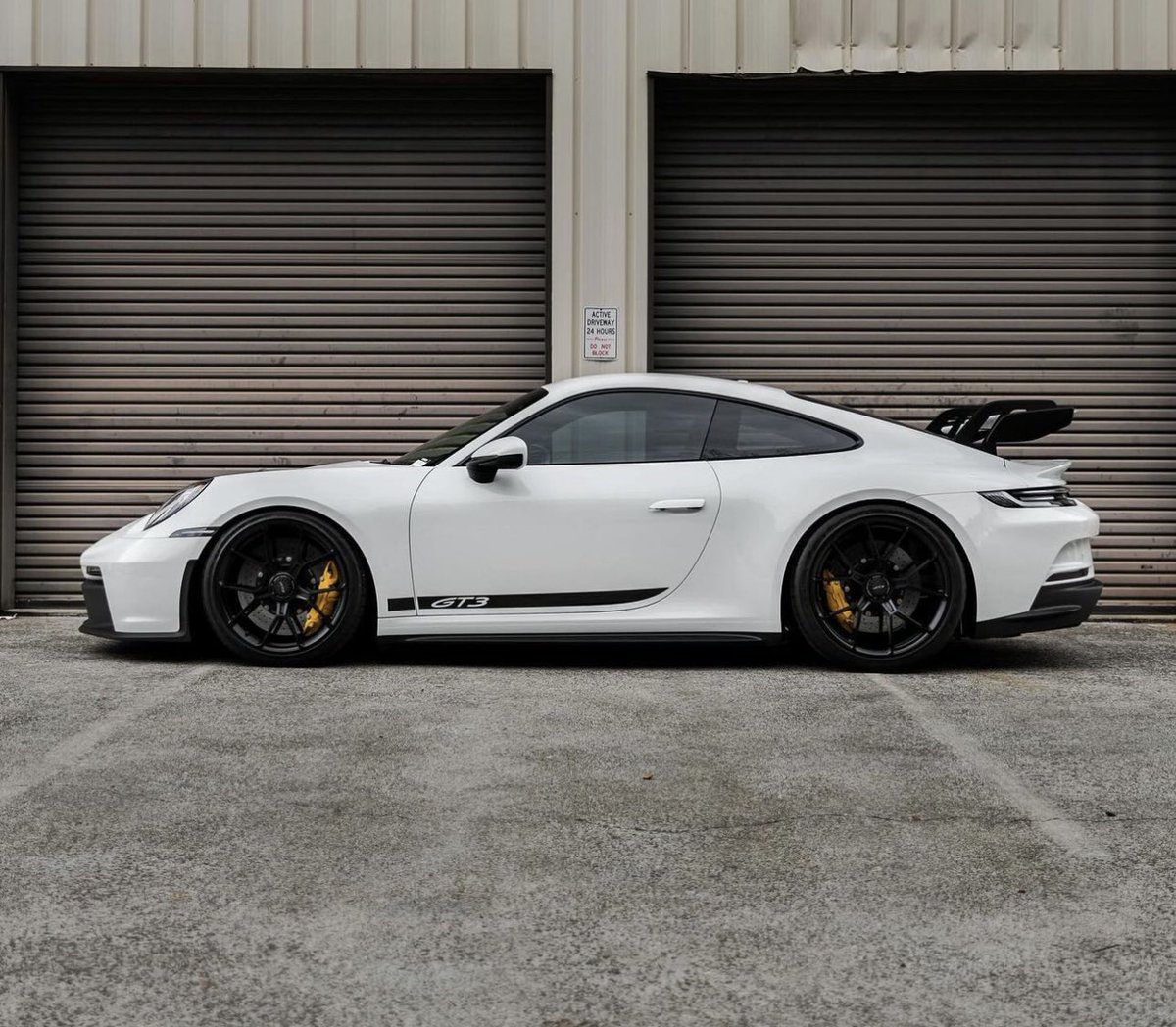 PorscheCIub's tweet photo. Carrara White 992 GT3 https://t.co/9FYCcT7RmA