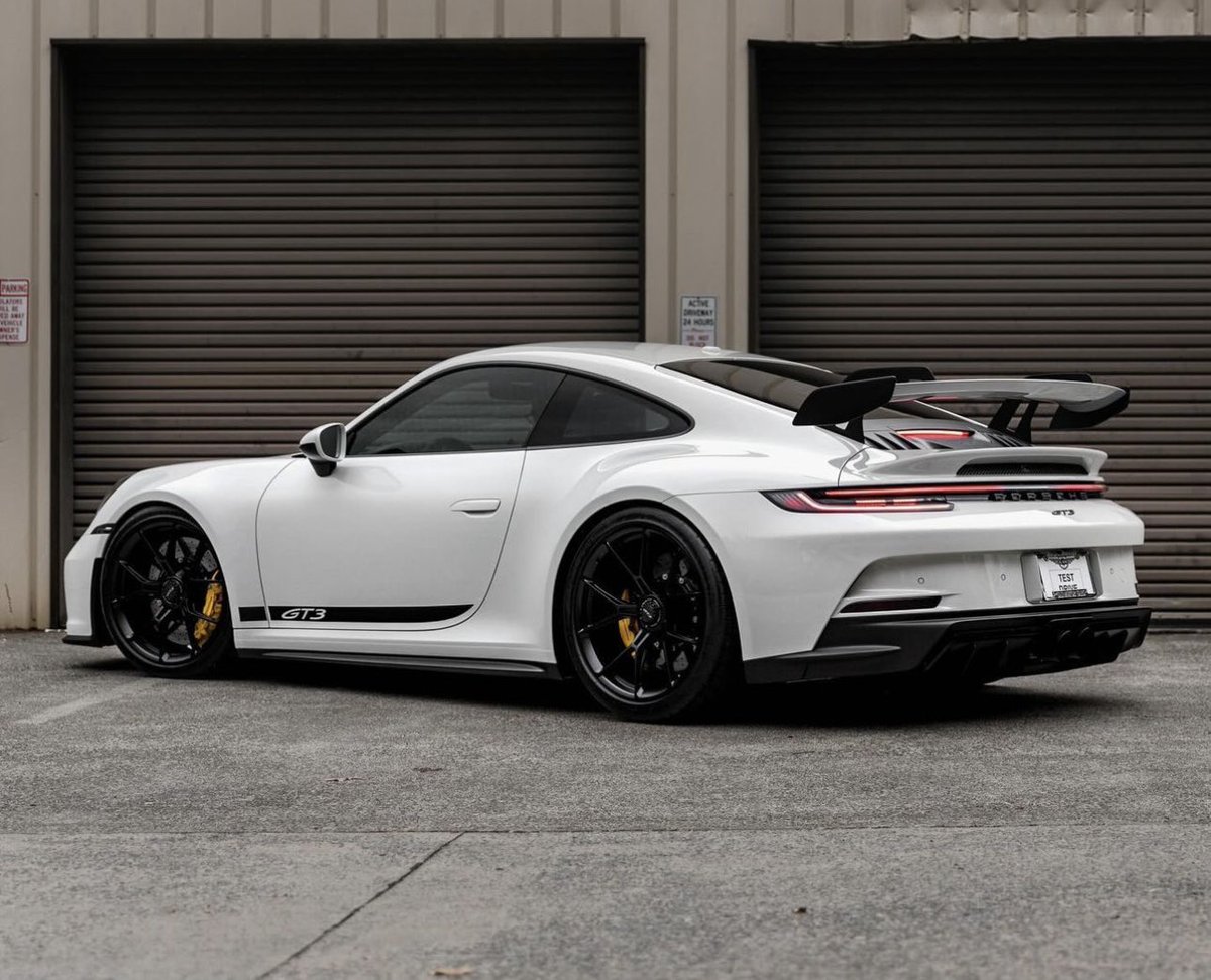 PorscheCIub's tweet photo. Carrara White 992 GT3 https://t.co/9FYCcT7RmA