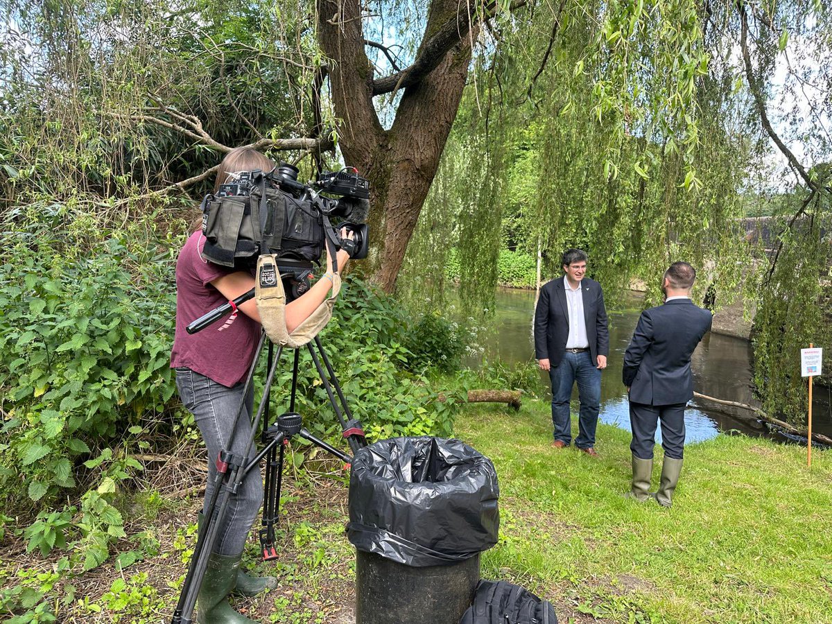 PaulDFollows's tweet photo. A bit of a media morning starting with @itvmeridian in #Elstead to talk about sewage and then @PoliticsJOE_UK in #Godalming . https://t.co/CdcSHts0T6