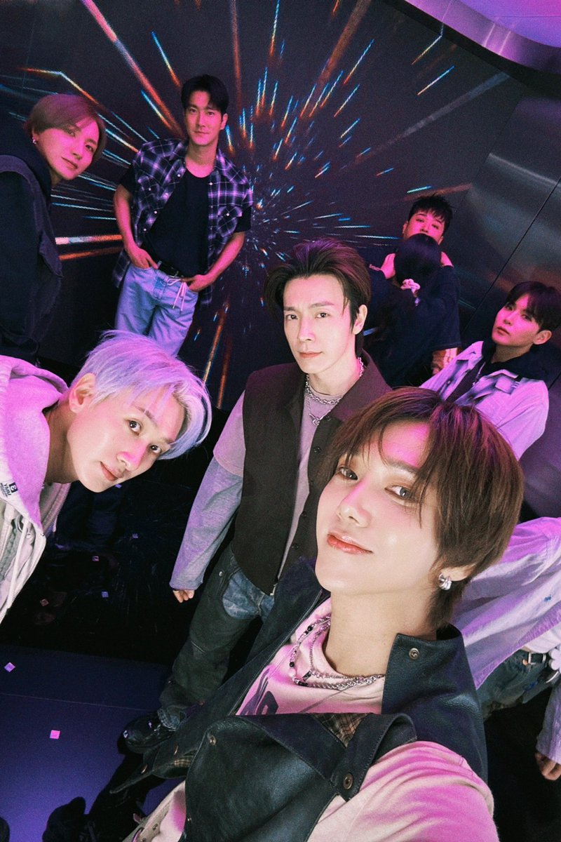 shfly3424's tweet photo. Our showtime with friends who have been together for over 20 years. @SJofficial https://t.co/GIfNpk7y69