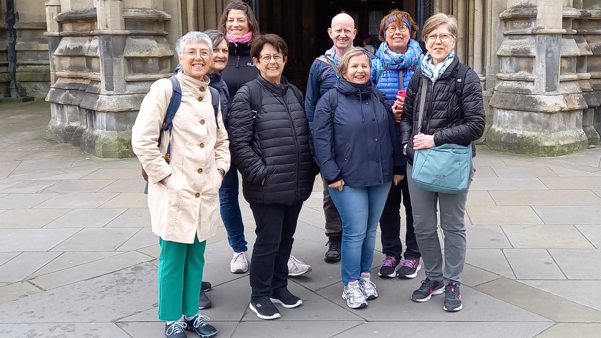 RobCollinGuide's tweet image. Lovely Swiss group on #BristolSlaveTradewalk on Tuesday 11 June. Very engaged group to guide on this difficult part of Bristol, Bath and British history and of Colston&apos;s divisive legacy, and of the relevance of this history to us now.  @BBGuides @SulisGuides @Dr_RGStone