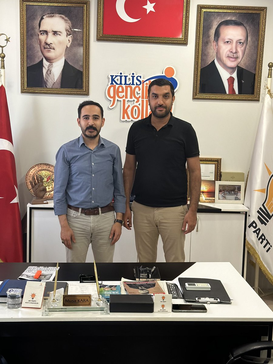 Ak Parti Kilis gençlik kolları İl Başkanı Sayın Musa Karayı ziyaret ederek gençlik, gelecek ve memleket üzerine sohbet ettik. 

Misafirperverliği ve hoş sohbeti için teşekkür ediyorum.