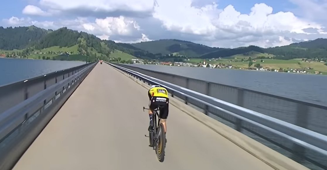 Skyblu40's tweet photo. #TDF2024 Este año corre el Tour Remco Evenepoel.
🚀🐺 #RemNation https://t.co/giLHuC4IkY