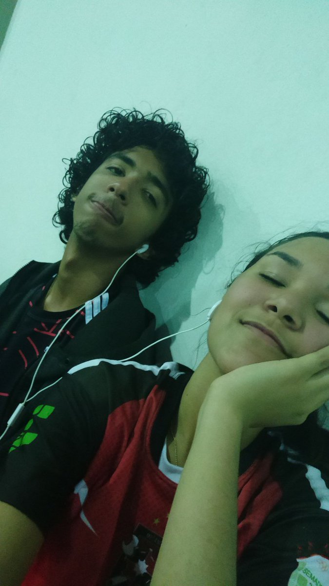 PessoaErrada2's tweet photo. Feliz dia dos namorados pro meu namorado 💕 

Obrigada por toda paciência, todos os sorrisos e todo o companheirismo ❤️ Eu te amo infinitamente vezes o infinito meu amor ❤️ 
Obrigada por ser meu casaca de bala hehehe ❤️ Tmj sempre vida ❤️ 
@GangaTFT https://t.co/VwaRmZn8Sh