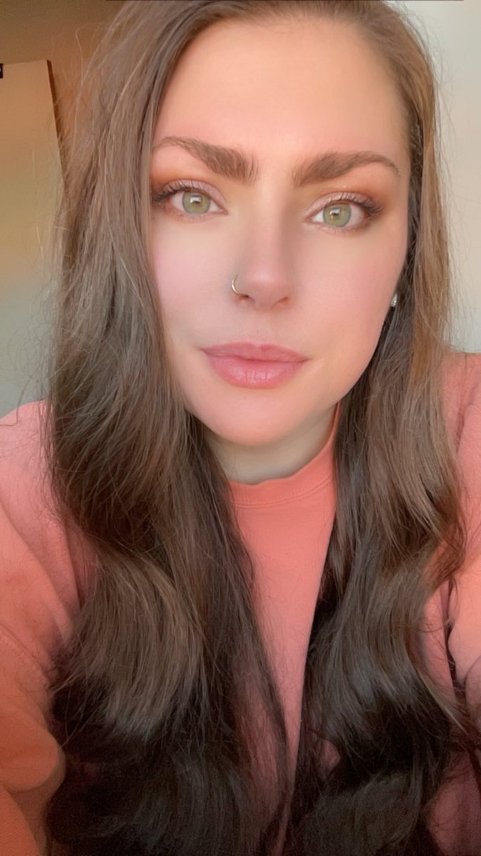 Blontzy's tweet photo. It has been a while since posting here. I am alive and well 🥰 https://t.co/6sDojUvlNP