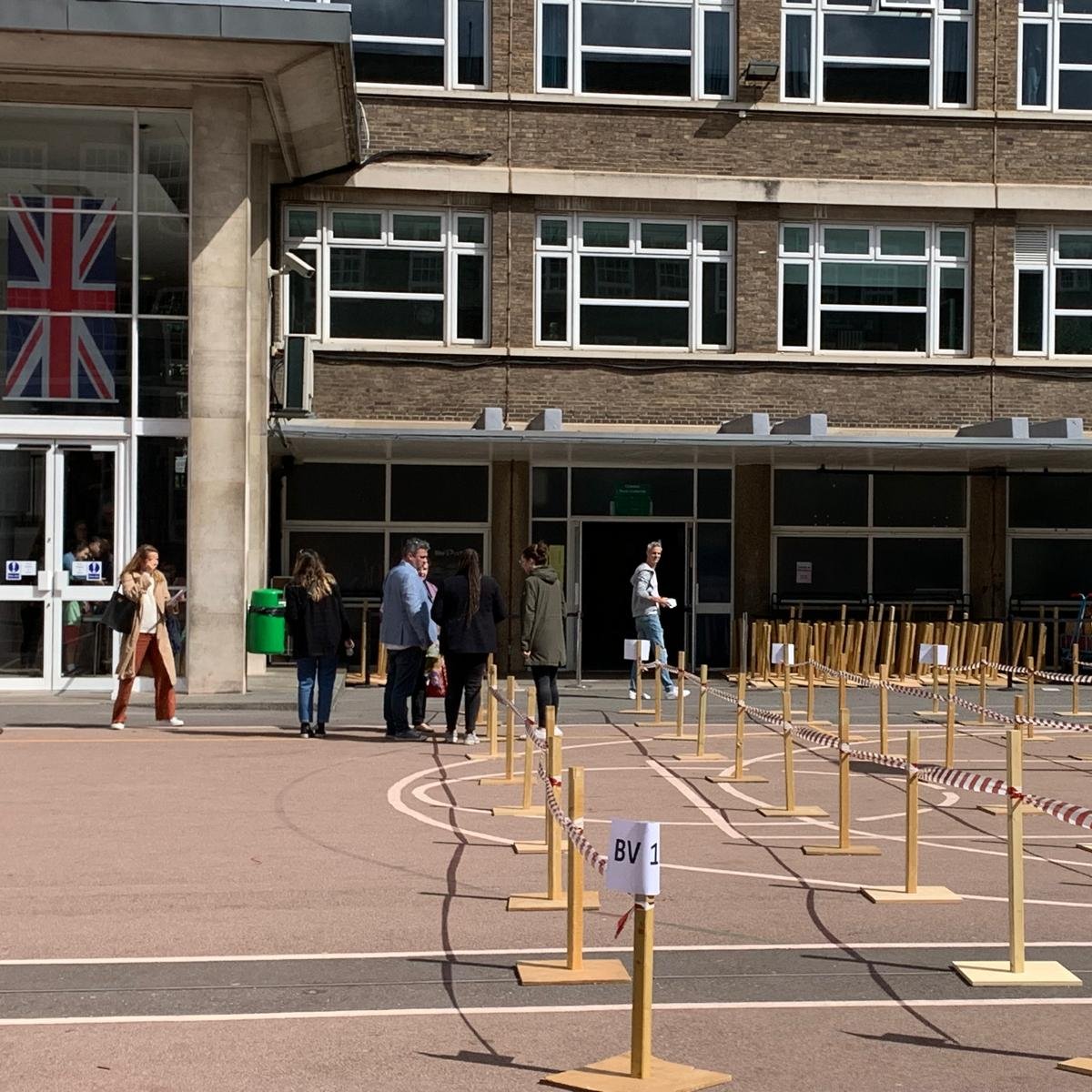 Consulat général de France à Londres tweet media