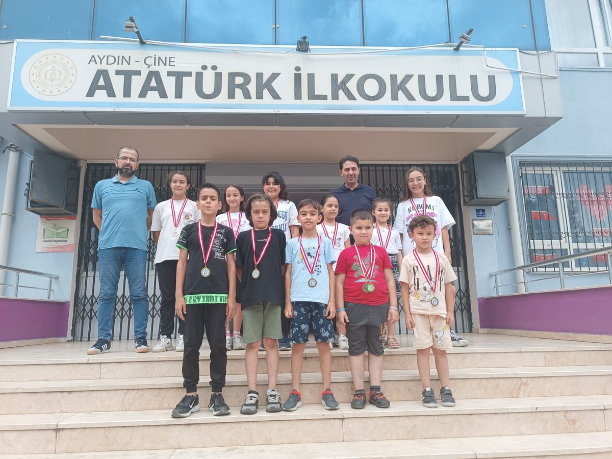 Okulumuz bünyesinde düzenlenen kızlar ve erkekler arası satranç turnuvalarında dereceye giren öğrencilerimize madalyaları verildi. Öğrencilerimizi tebrik ederiz. <a href="/Aydin_MEM/">Aydın İl Millî Eğitim Müdürlüğü</a> <a href="/CineIlce/">Çine İlçe Milli Eğitim</a> <a href="/ekicis20/">Süleyman EKİCİ</a> <a href="/KYavuzkan/">Sadık Yavuzkan</a> <a href="/KorhanKaraca7/">Korhan Karaca</a> <a href="/buyuksarialper/">alper büyüksarı</a>