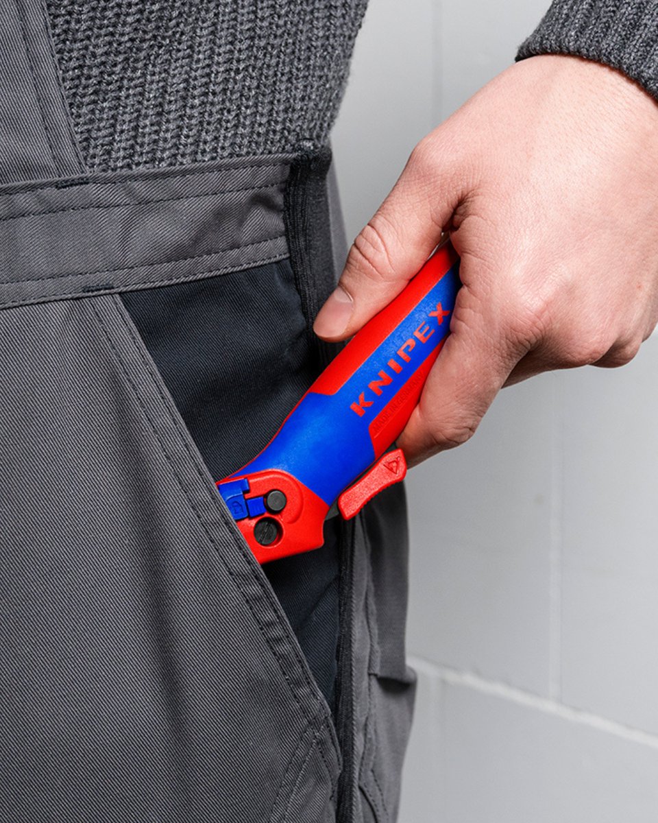 knipex_uk's tweet image. 💥 Introducing the latest addition to our cutting-edge lineup: the KNIPEX Stripping Knife (16 50 145 SB)! 

Tap the link to learn more about the NEW KNIPEX Stripping Knife 
knipex.com/en-uk/products…

#KNIPEX #StrippingKnife #CableTools